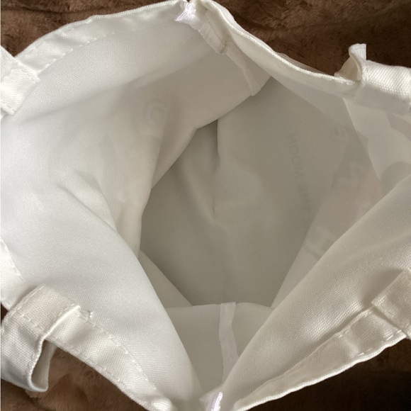 NEW CHANEL ‘Ask For The Moon’ Canvas Tote - Picture 5 of 8